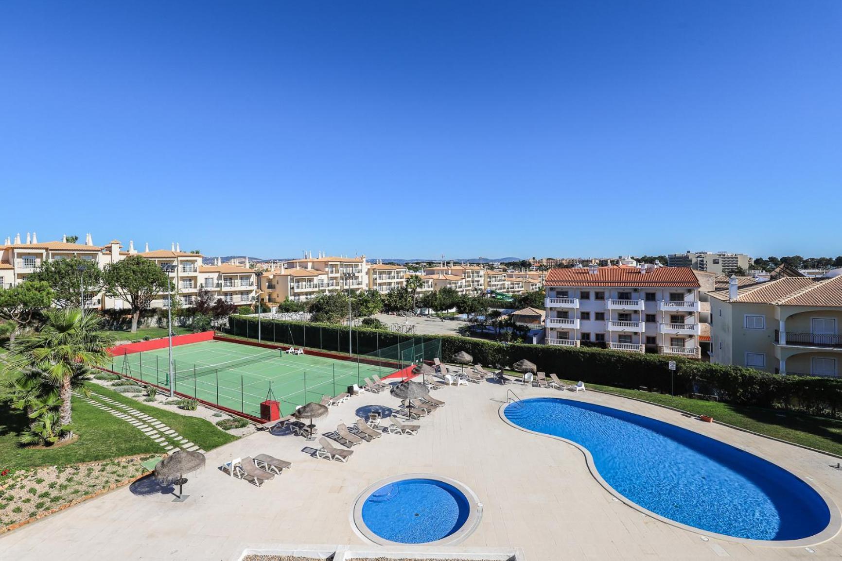 Charming Flat 10 Min Walk To Beach Apartment Albufeira Exterior photo